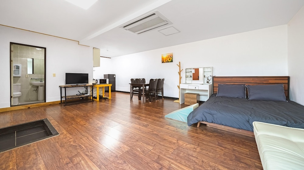 Chuncheon Dogandstay, Chuncheon - 22