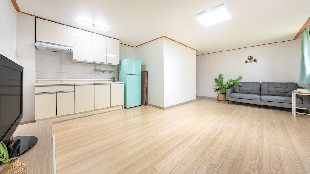 Gapyeong Noksu Valley Pet Group Pension