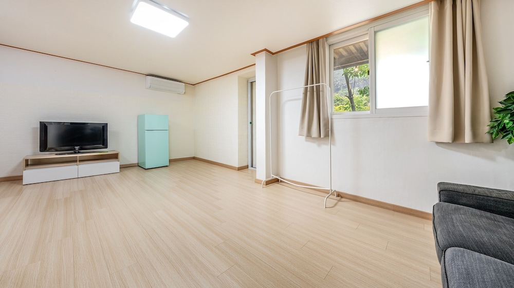 Gapyeong Noksu Valley Pet Group Pension