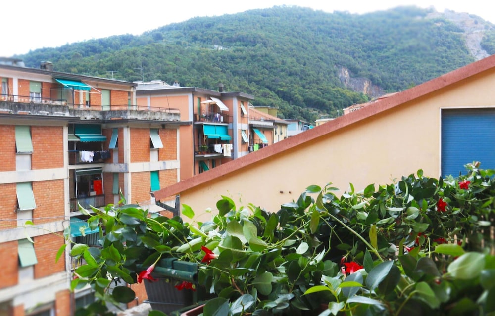 Apartment in Liguria With Side sea Views