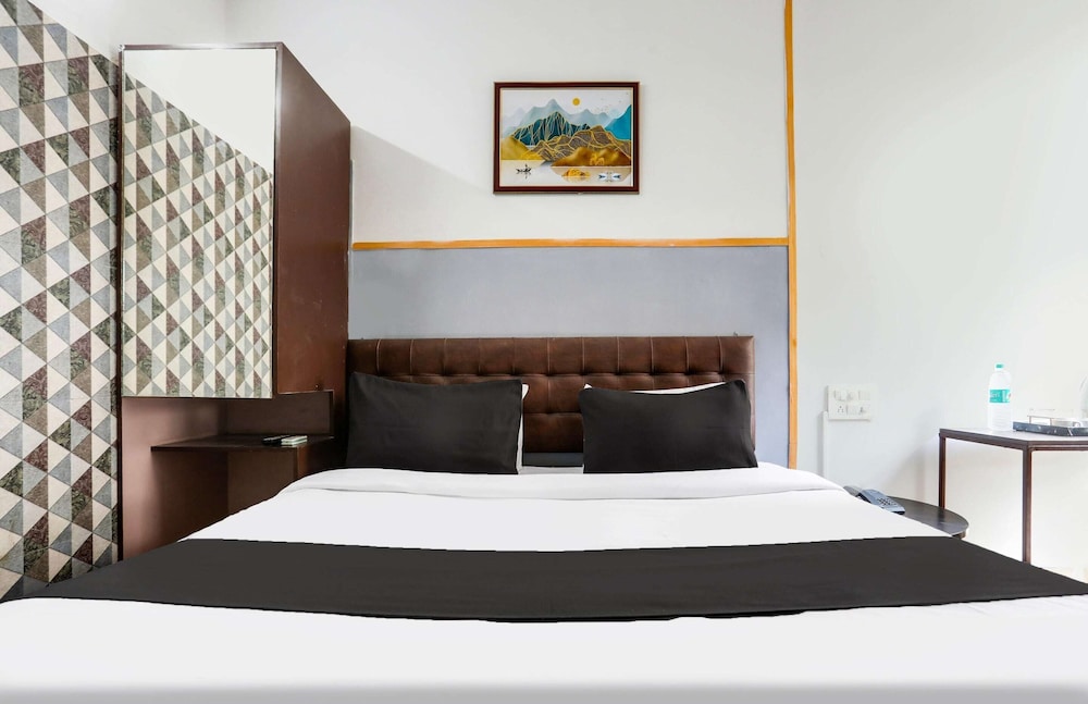 Stylish Stays Near Isbt Dehradun