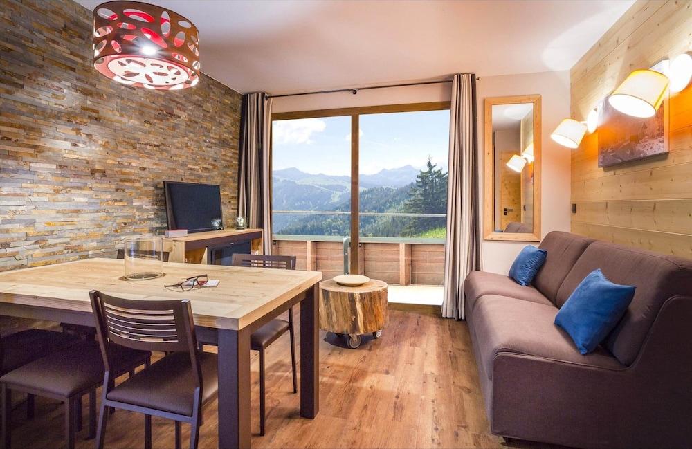 Apartment in Tignes With Slope Access & Spa