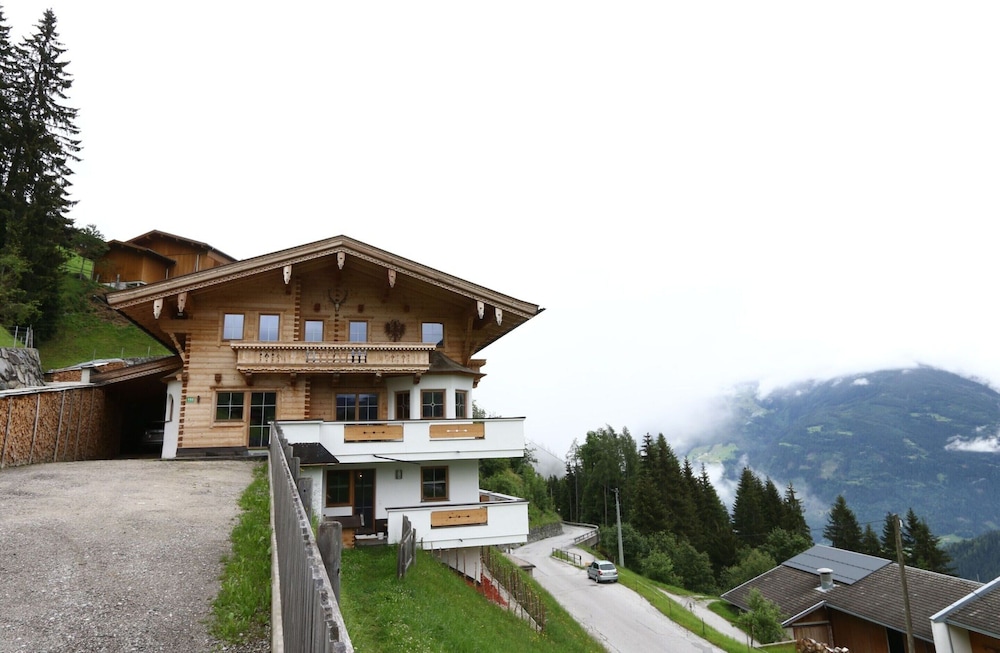 Apartment in Fugenberg Near Spieljochbahn