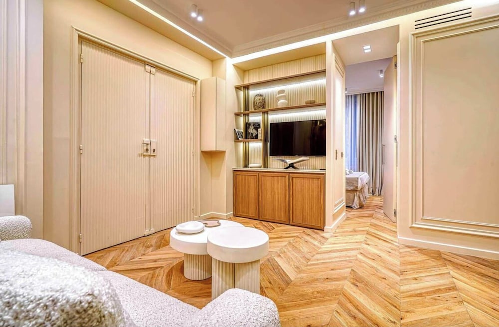 New/suite Air-conditioned Opera/louvre/ 2 Bedrooms