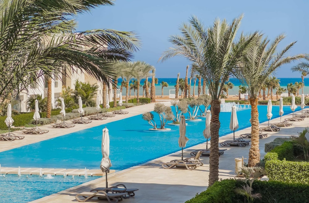 Xuru Stays I Roomy & Relaxed 1bdr @ Mangroovy Free Beach & Pool