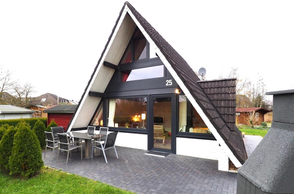 Ferienhaus mit Sauna in Burhave