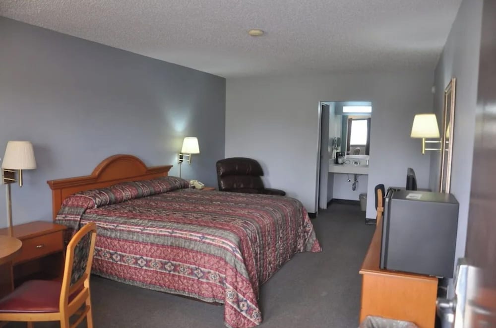OYO Malden Airport Inn