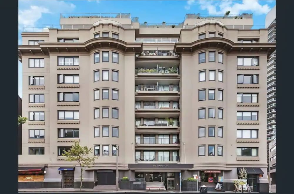 Stylish 1 Bedroom Apartment in Vibrant Potts Point