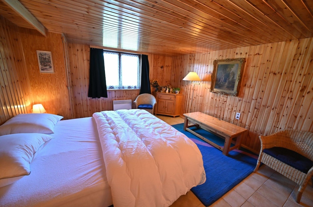 Chalet in Beffe With Hot Tub & Valley Views
