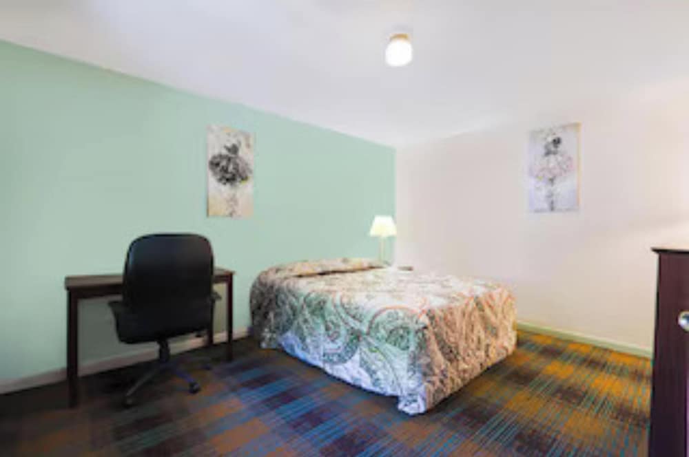 Travelers Inn by OYO Beaver, Hwy 19