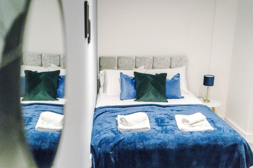 Imperial War Museum North Two-bedroom by Belvilla view 3