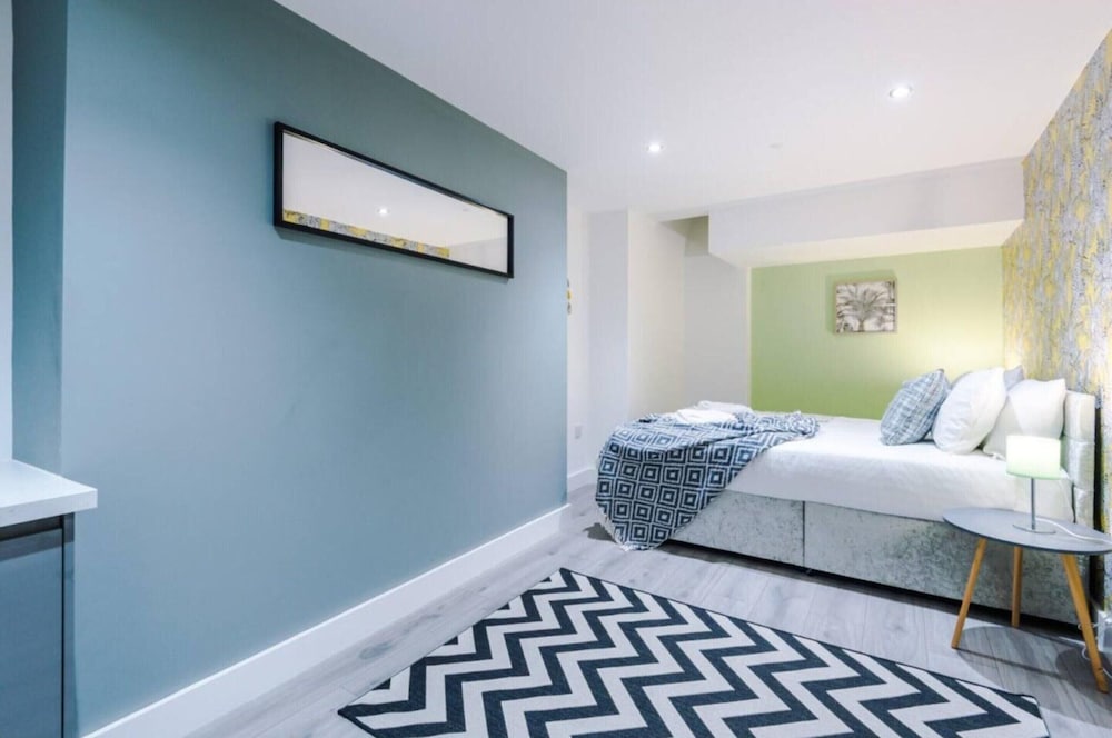 Old Trafford Two-bedroom Stay by Belvilla view 2