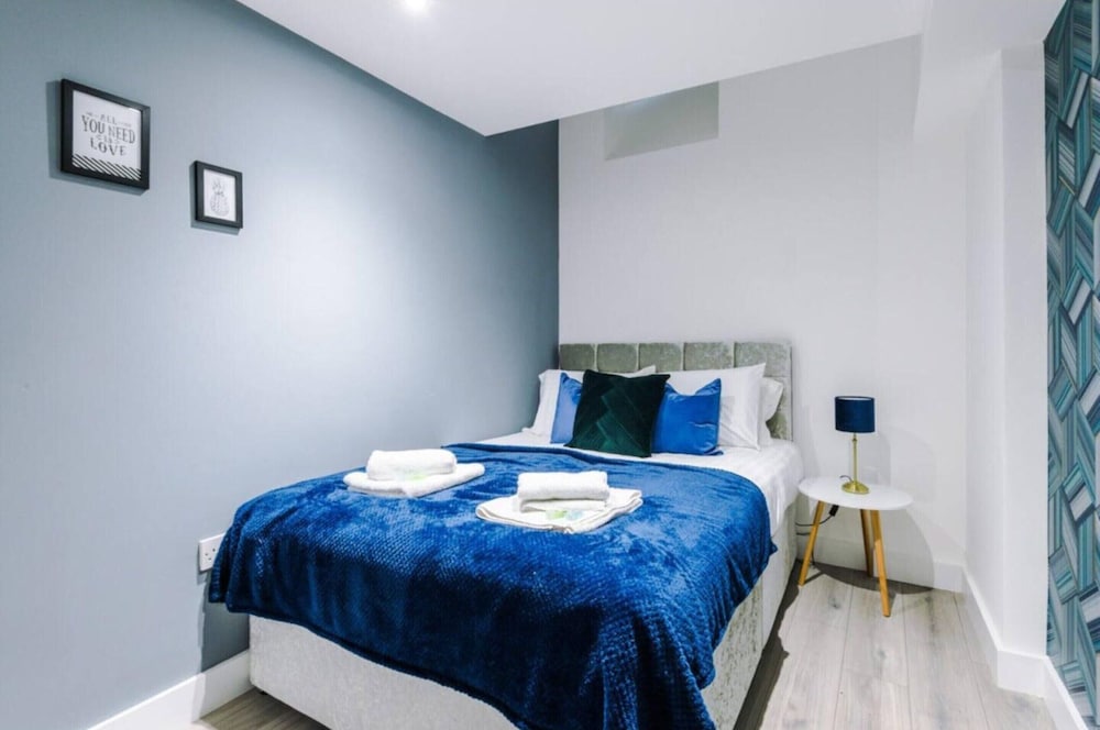 Imperial War Museum North Two-bedroom by Belvilla view 2