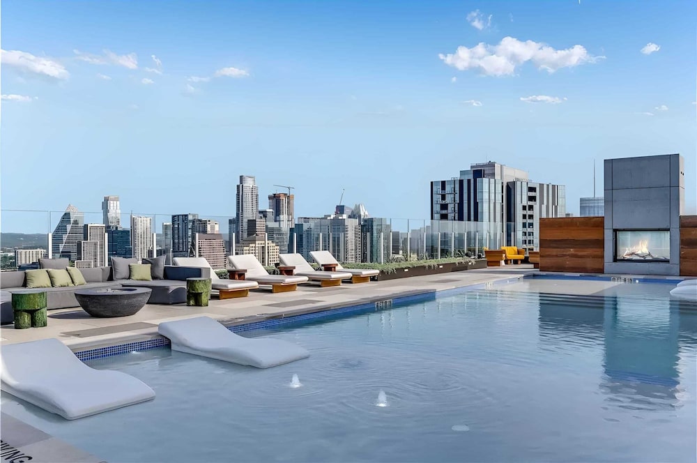 The Emma Penthouse: Modern 2BR Condo, Steps From Rainey St. & Lady Bird Lake