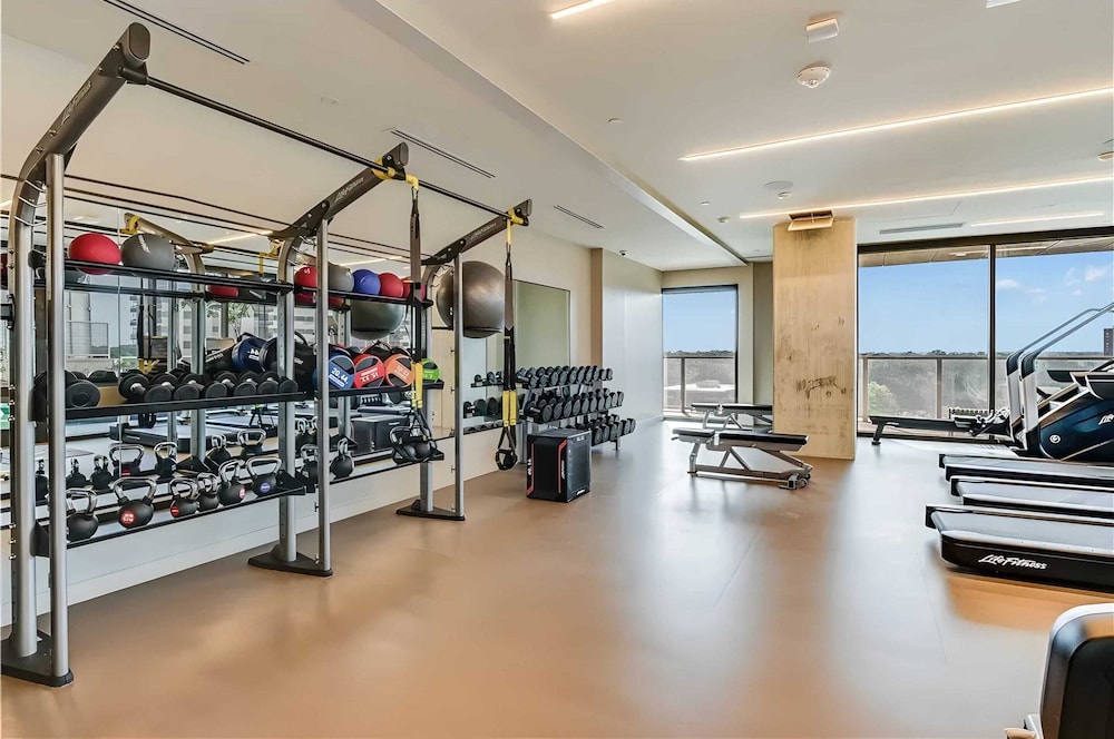 The Emma Penthouse: Modern 2BR Condo, Steps From Rainey St. & Lady Bird Lake