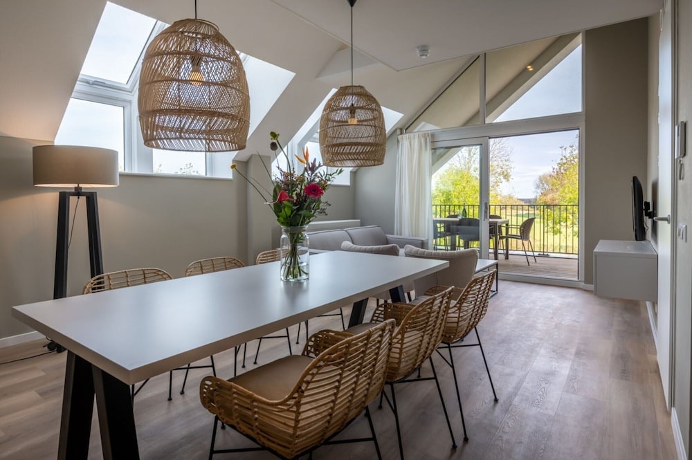 Stylish Marina Loft W/balcony