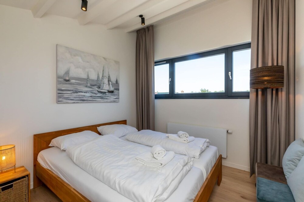 Attractive Holiday Home, Sunny Garden, Near the Beach view 2