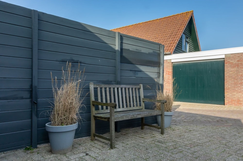 Pet-friendly Escape by the Sea