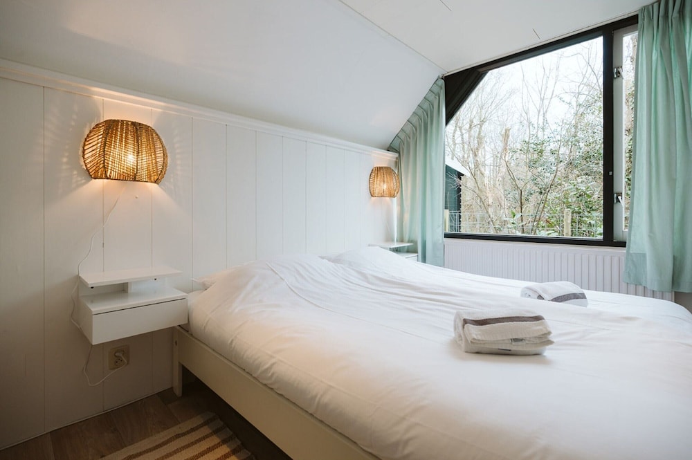 Comfortably Furnished Holiday Home by the sea view 5