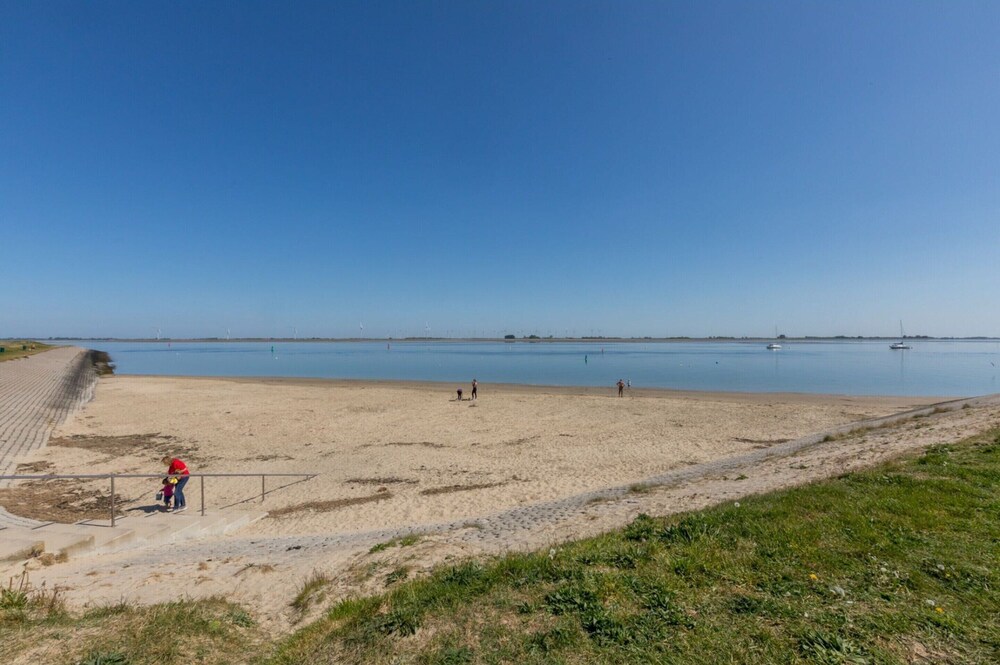 Apartment in Sint-annaland by Oosterschelde view 4