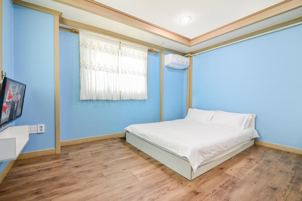 Sokcho Dderak Pension