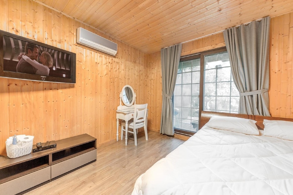 Gapyeong Chaerokji Pension view 2
