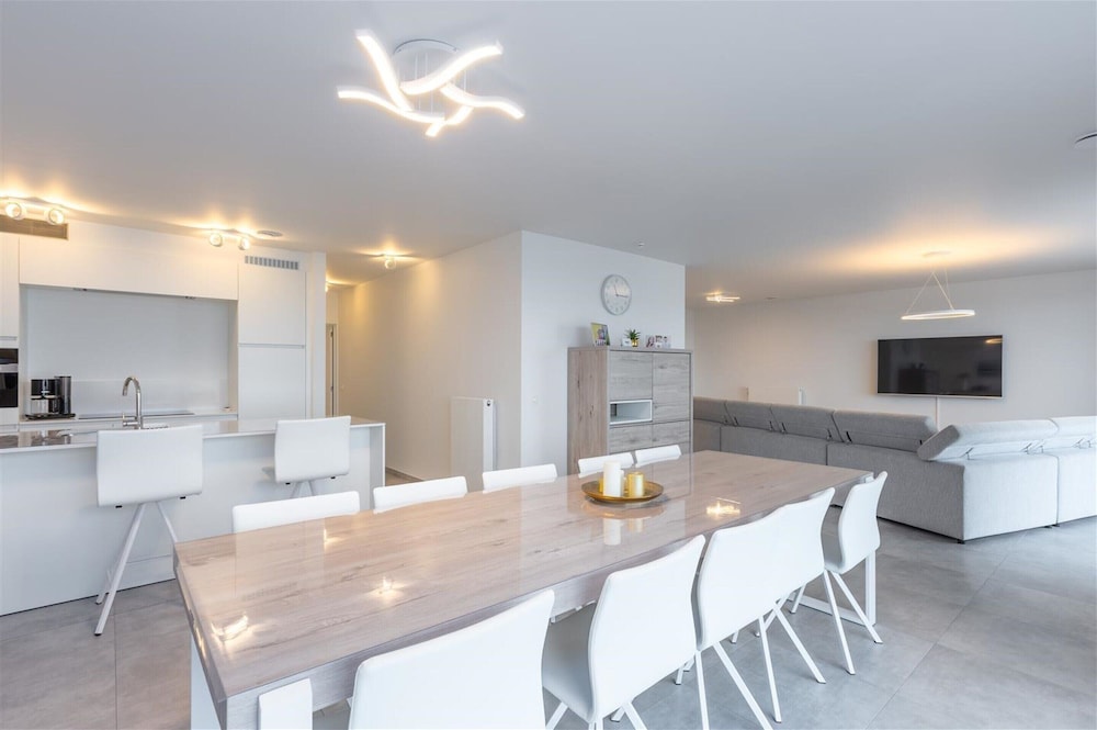 Spacious New-build Apartment With Large Terrace