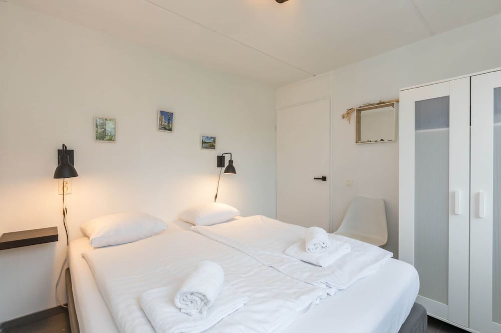 Comfort Holiday Home Near Beach view 3