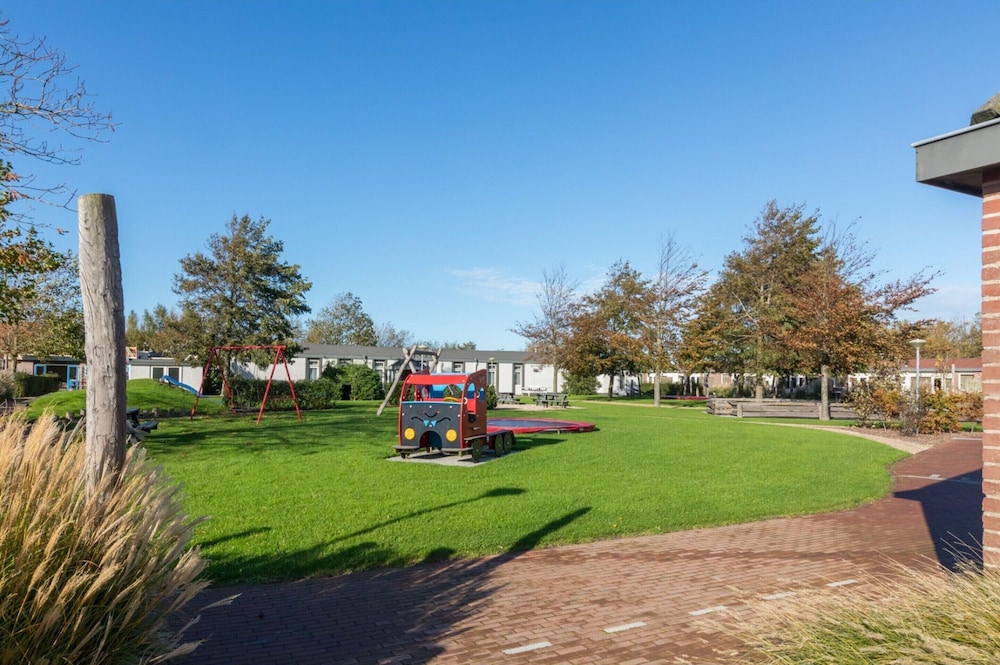 Holiday Home for 8 near Seaside Resort of Oostkapelle-Vrouwenpolder