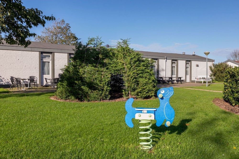Holiday Home for 8 near Seaside Resort of Oostkapelle-Vrouwenpolder