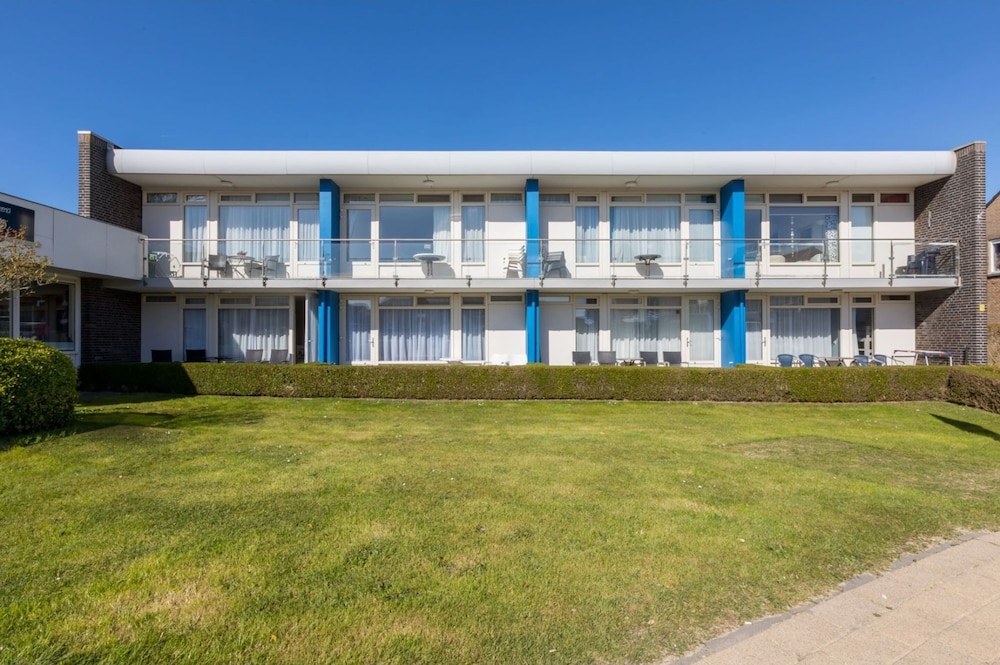 Apartment in Zoutelande Near Sandy Beach view 5
