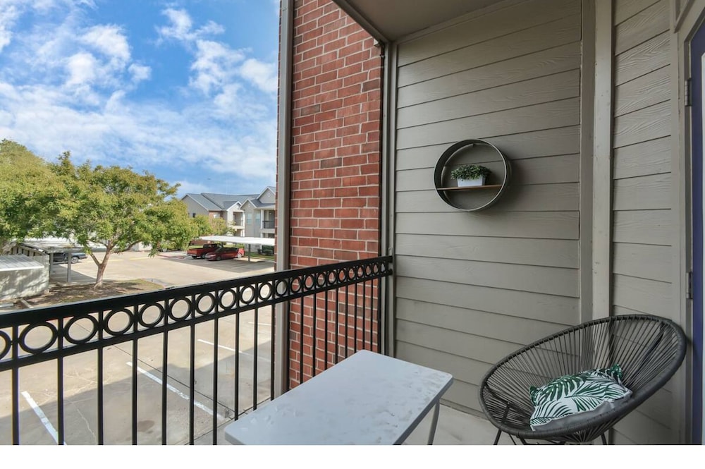 Tx Home Group - Medical Center view 3