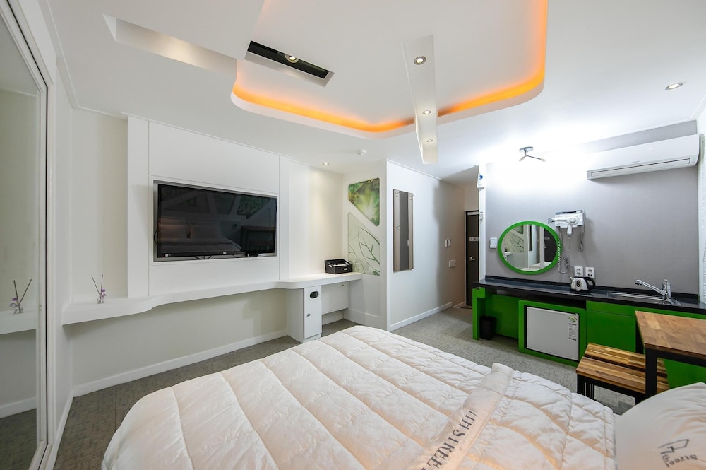 hotel room
