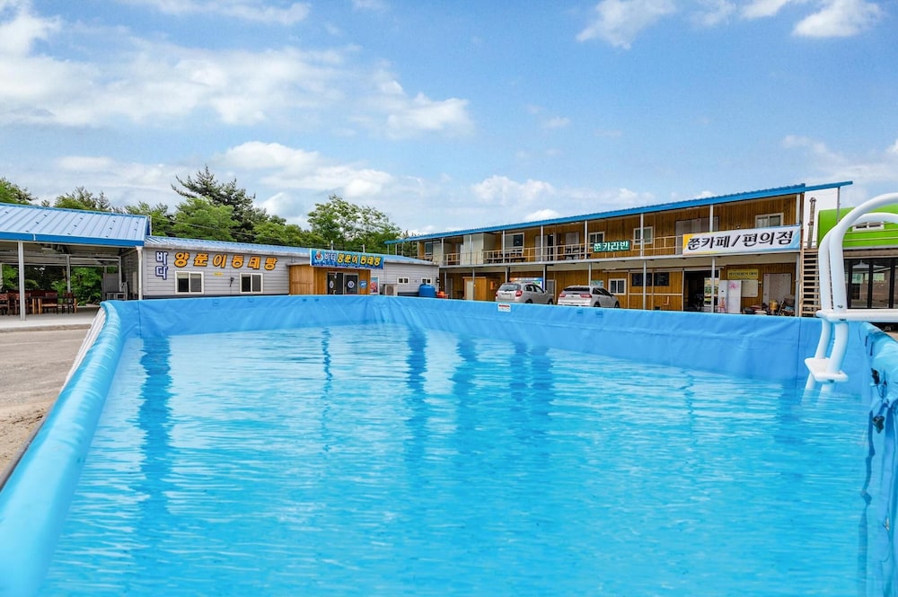 Goseong Jjun Camping Pension view 5