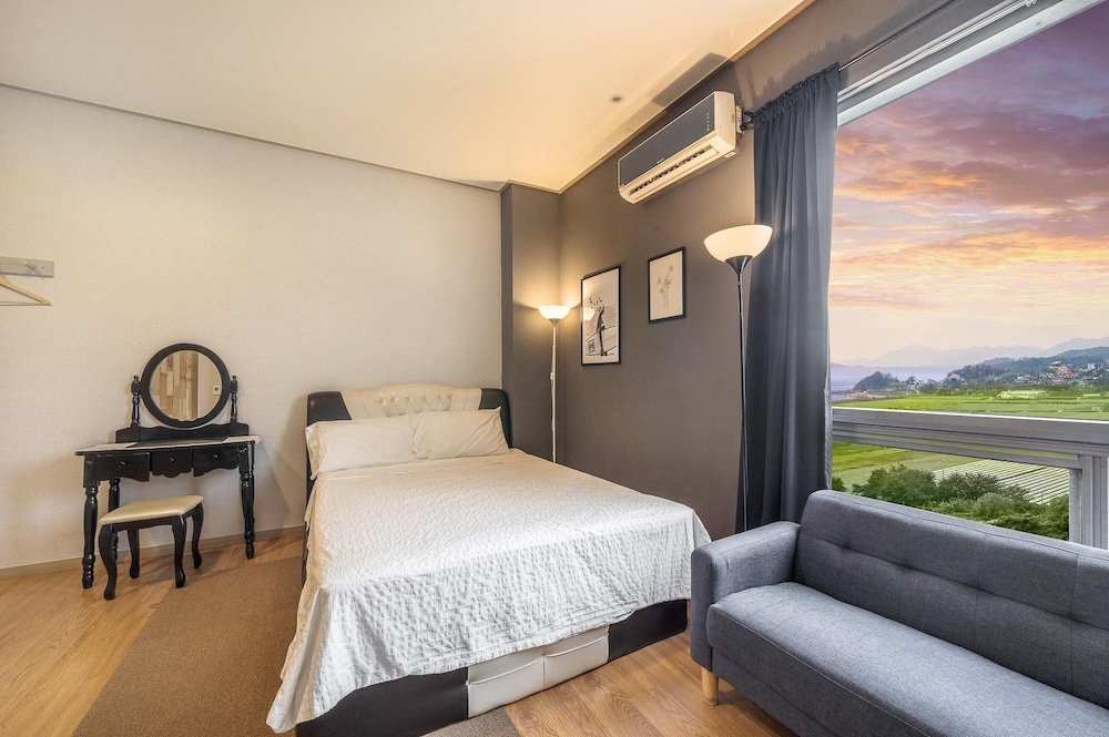hotel room