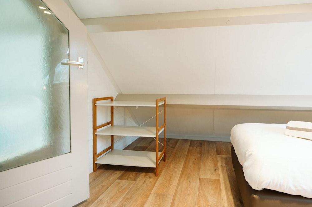 Comfortably Furnished Holiday Home by the sea view 4