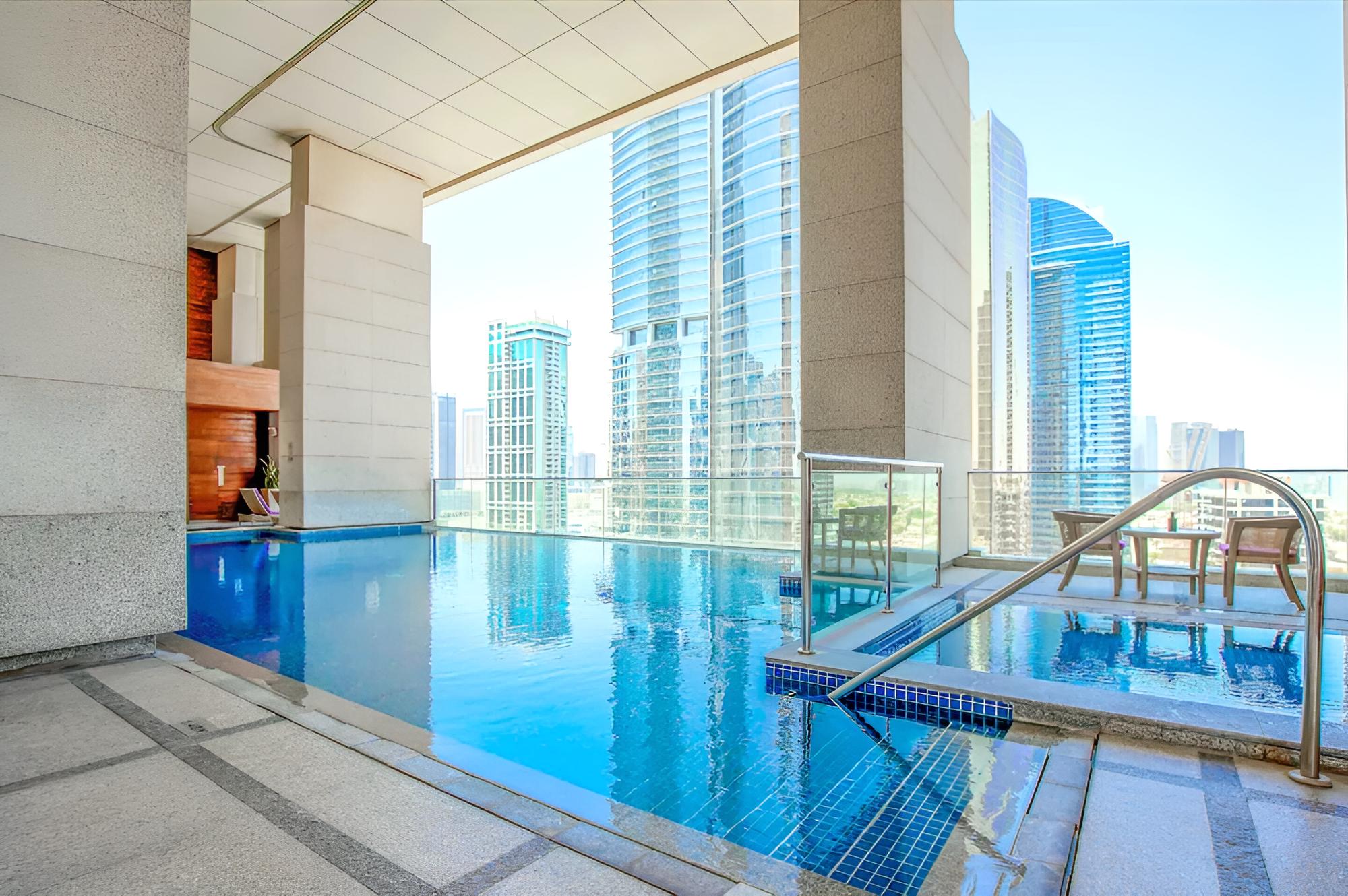 Cozy 2bdr in Jumeirah Lakes Towers