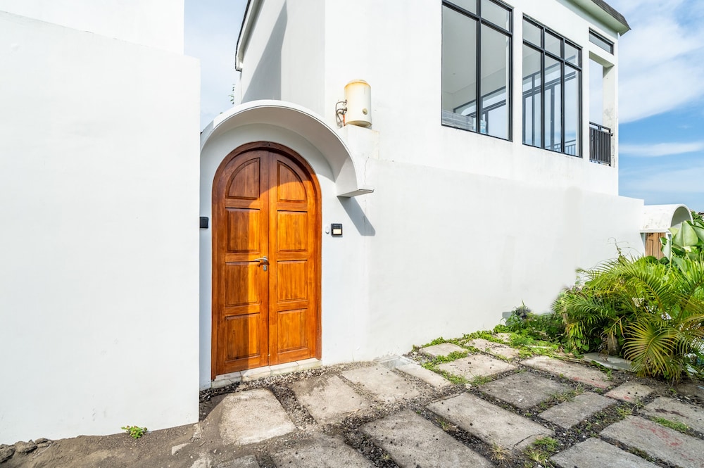 Light Way Villa in Canggu