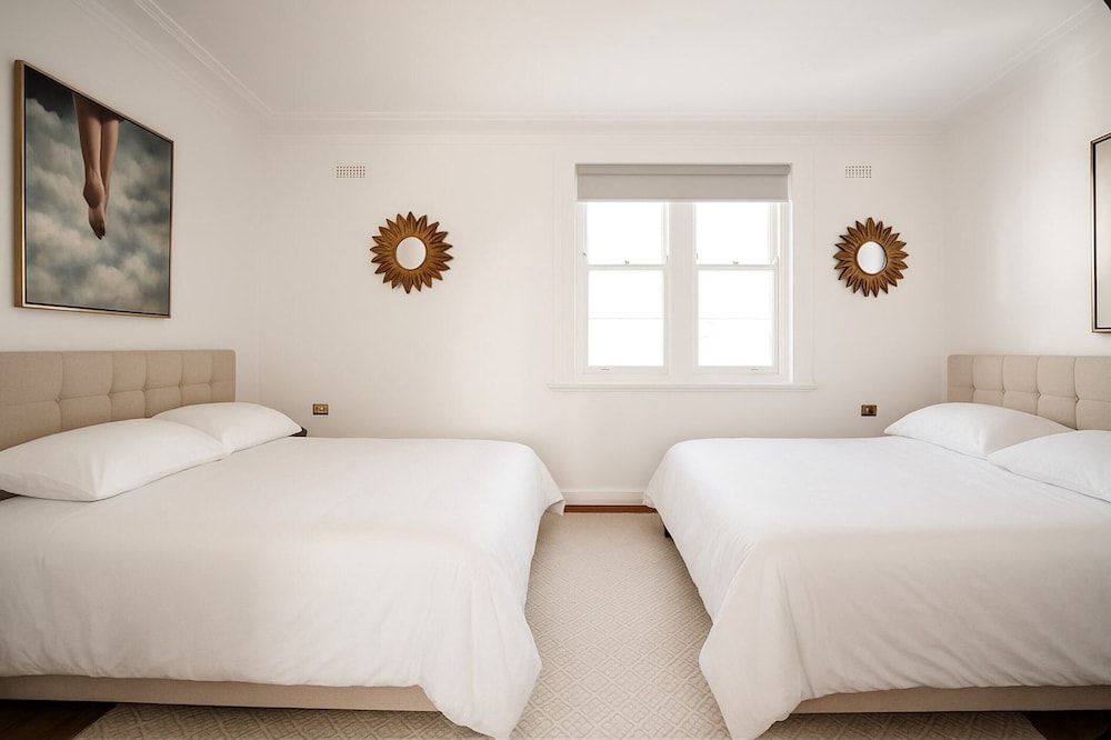 Light Filled 3-bed Coastal Home at Brighton Beach