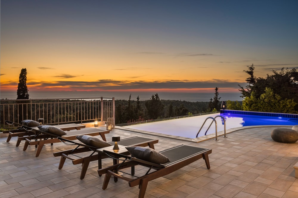 Luxury Villa Karmaniolos Fiskardo Kefalonia view 2
