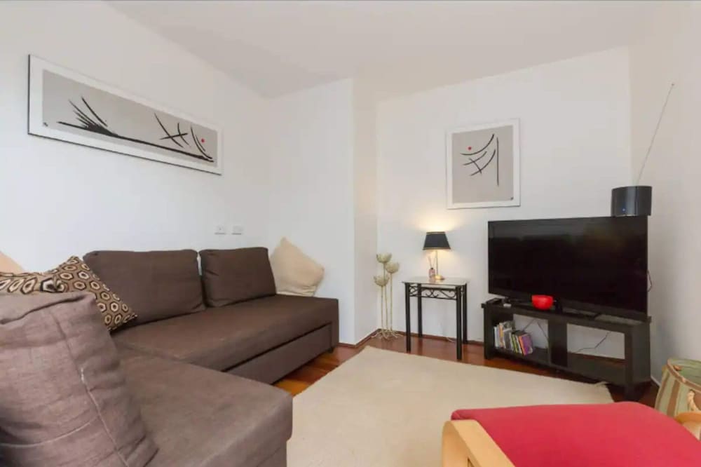 Cosy 2 Bedroom Townhouse Near the CBD