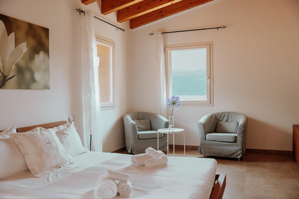 Nautic Resort San Carlo With Lake View