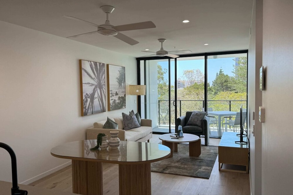 Beautiful 2BR Near the Beach With Pool & Parking!