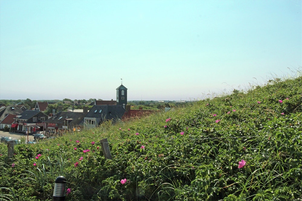 Pleasing Holiday Home in 't Zand near Dutch Coast view 2