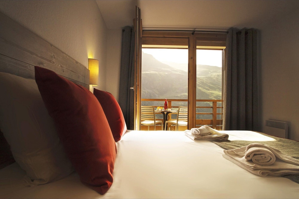 Apartment in Les Menuires With Spa & Ski Access