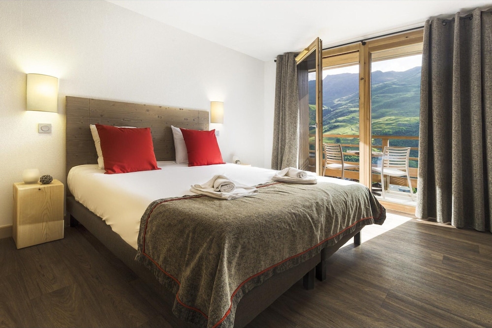 Apartment in Les Menuires With Spa Access