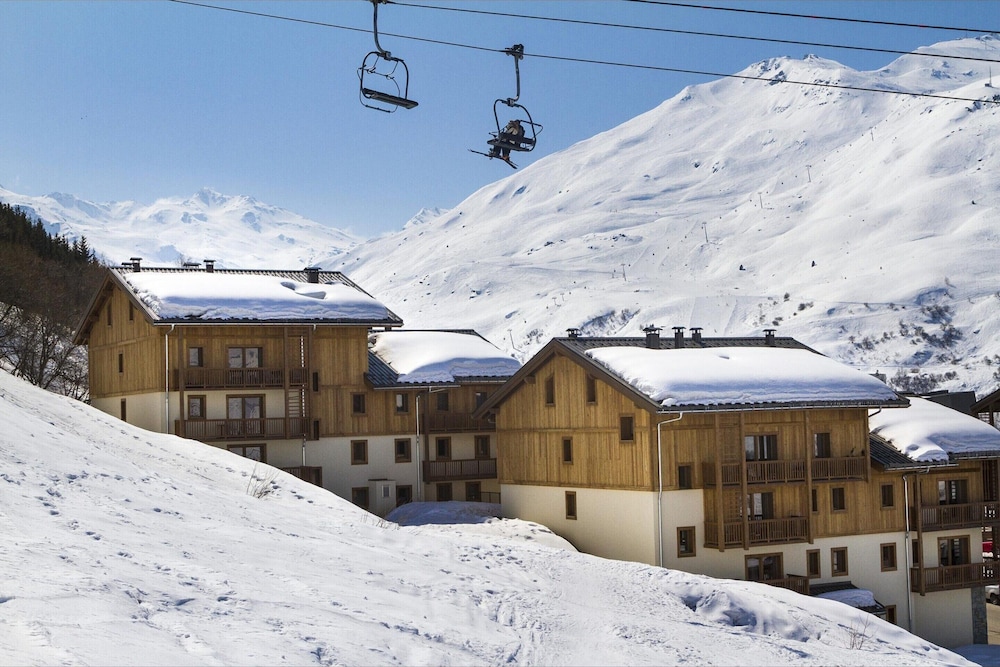 Apartment in Les Menuires With Spa Access