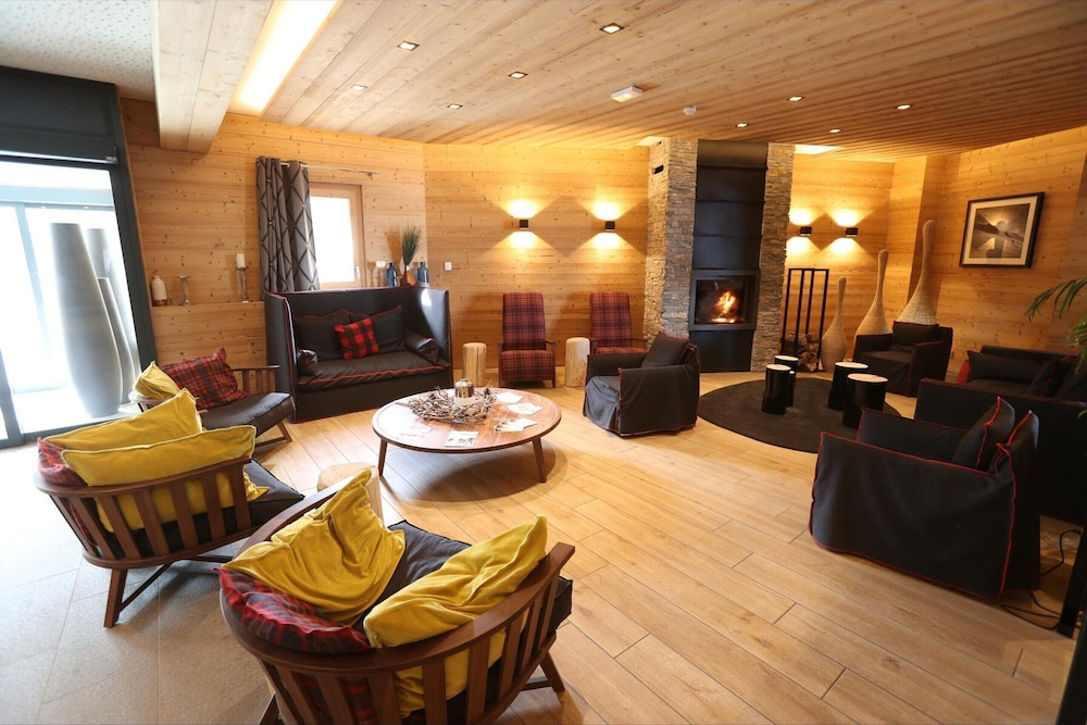 Apartment in Les Menuires With Spa & Ski Access
