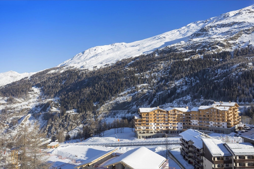 Apartment in Tignes With Slope Access & Spa