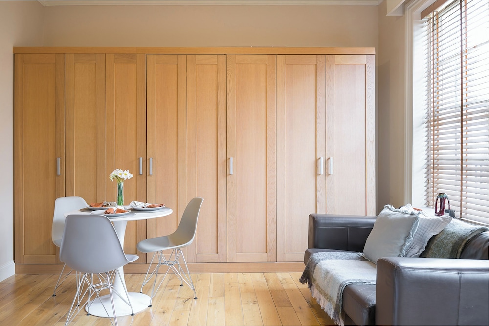Charming London City Apartment